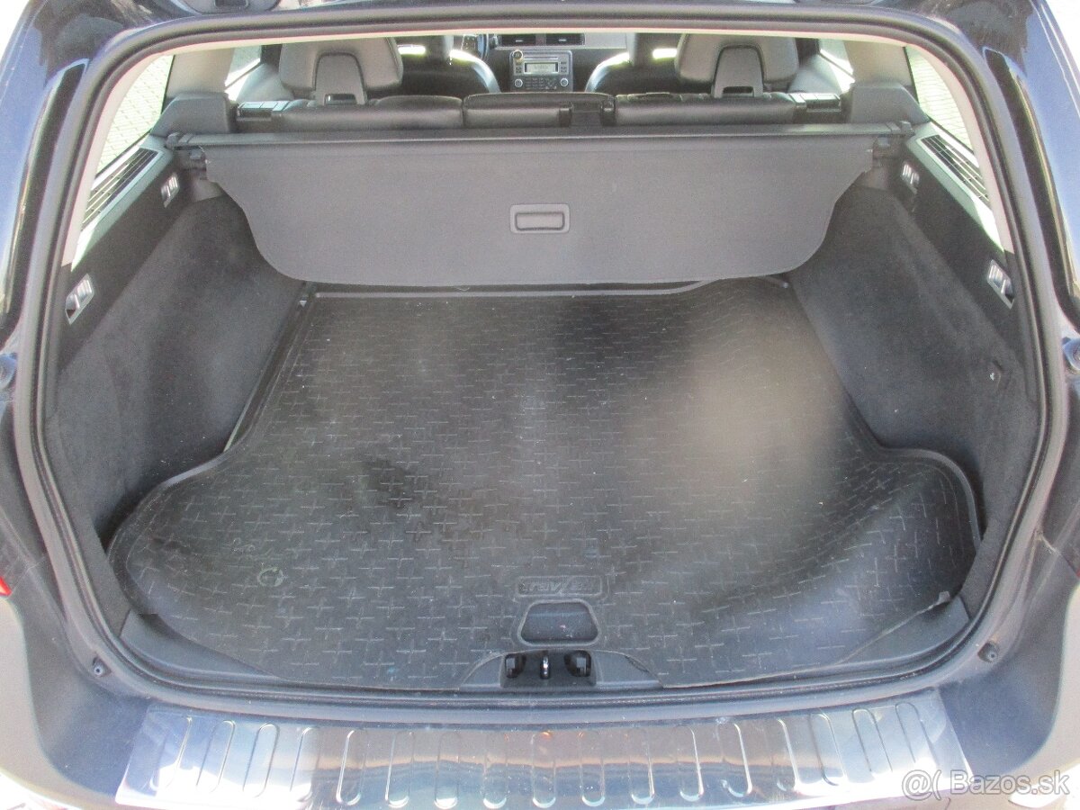 VOLVO XC70 2,4D5 151kw AWD SUMMUM GPS Radar 2011 - 9