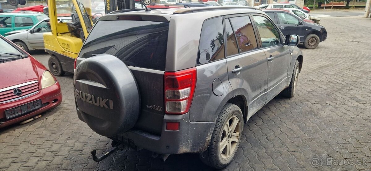 Lacno rozpredám Suzuki Grand Vitara JT na náhradné diely - 9