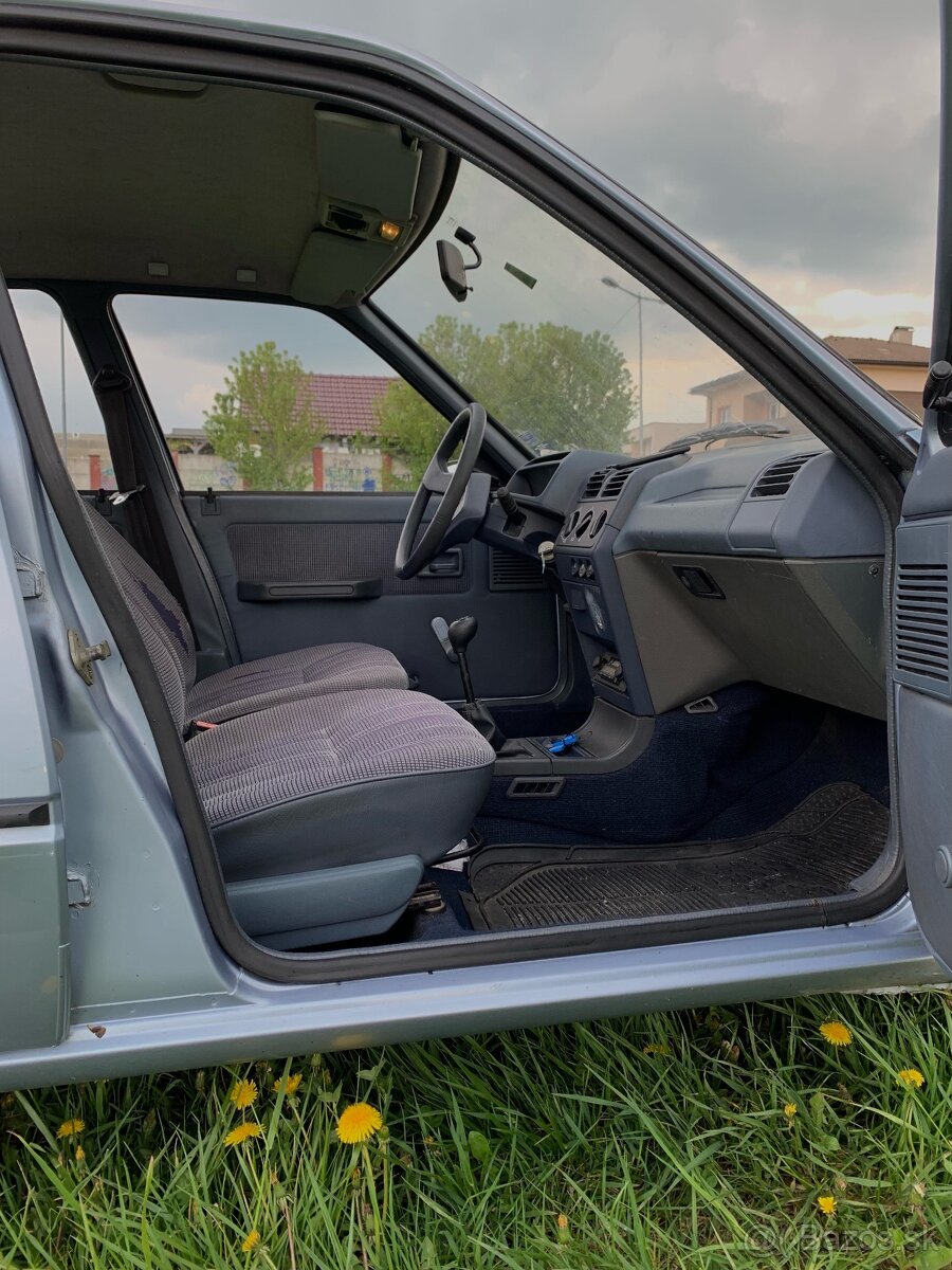 Peugeot 205 - 9