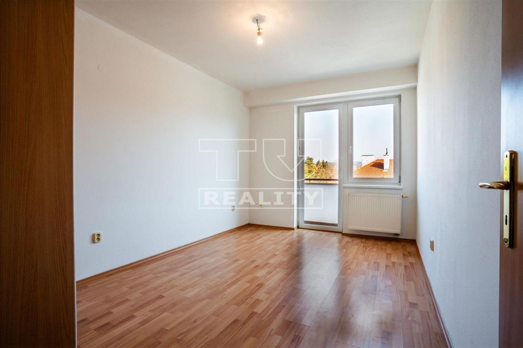 NA PREDAJ 129M2 4I BYT UL.POD PÁROVCAMI, PIEŠŤANY - 9