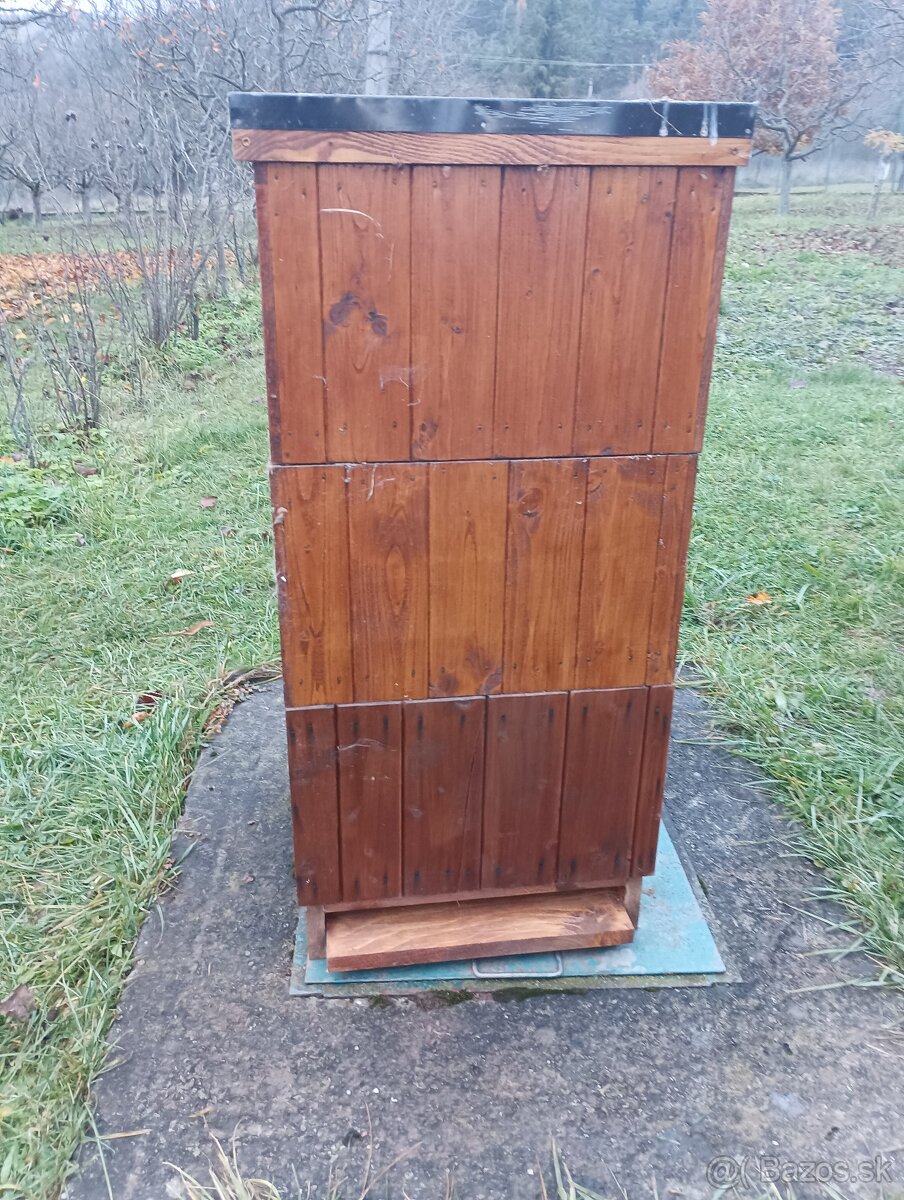 Ponúkam vám na predaj 2 kompletné úle a medomet - 9