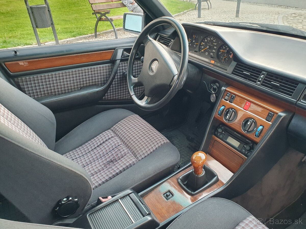 Mercedes W124 200E - 9