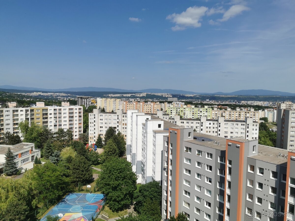 Kvp- veľký 3 izbový byt - 9