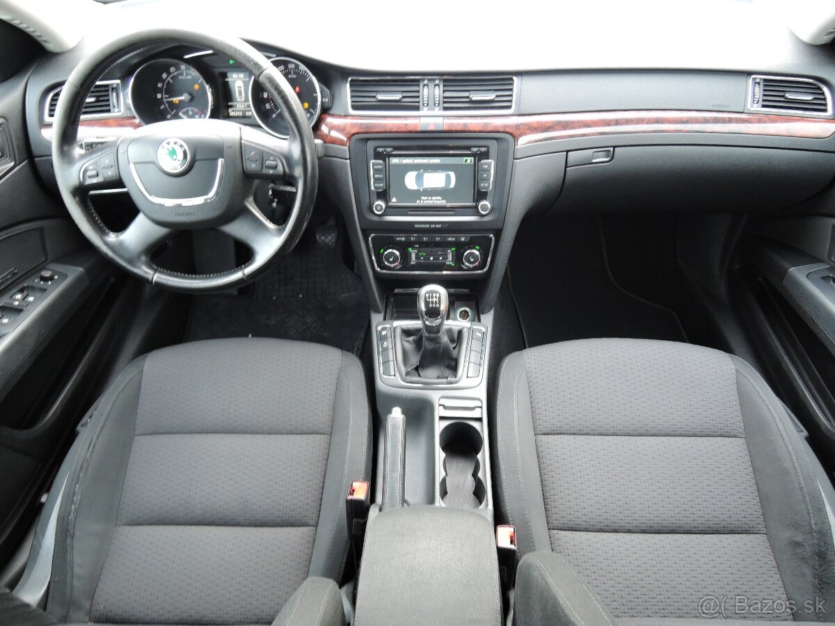 Škoda Superb, 2,0 TDi 125kW ČR Elegance 2009 - 9