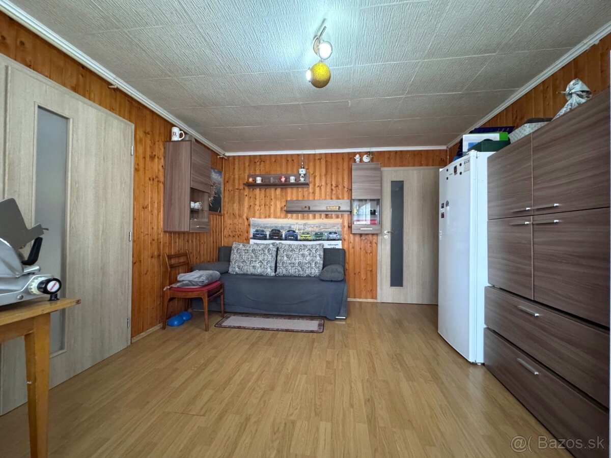 Rodinný dom s veľkým pozemkom 1917 m² v tichej časti Holíča - 9