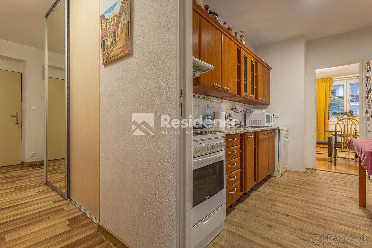 Veľký 2-izbový byt s dvomi balkónmi v krásnom prostredí – Pa - 9