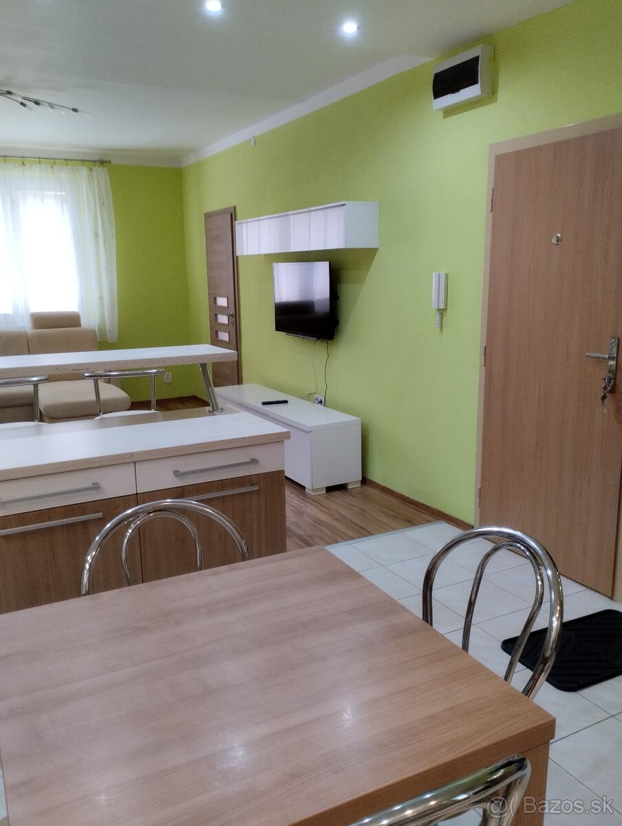 Prenájom 2,5 izbového bytu. - 9