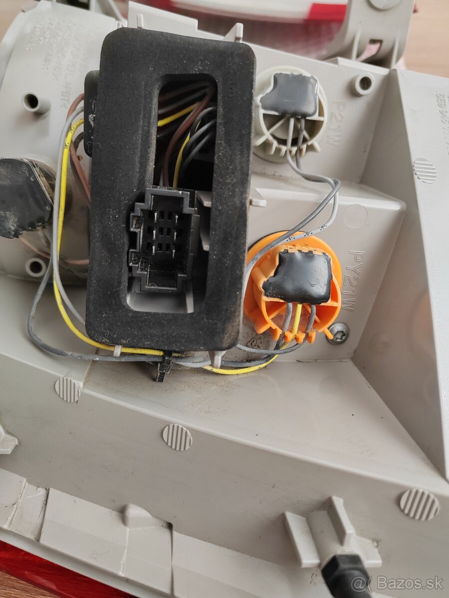 Škoda Octavia 3 combi zadné LED svetlá - 9