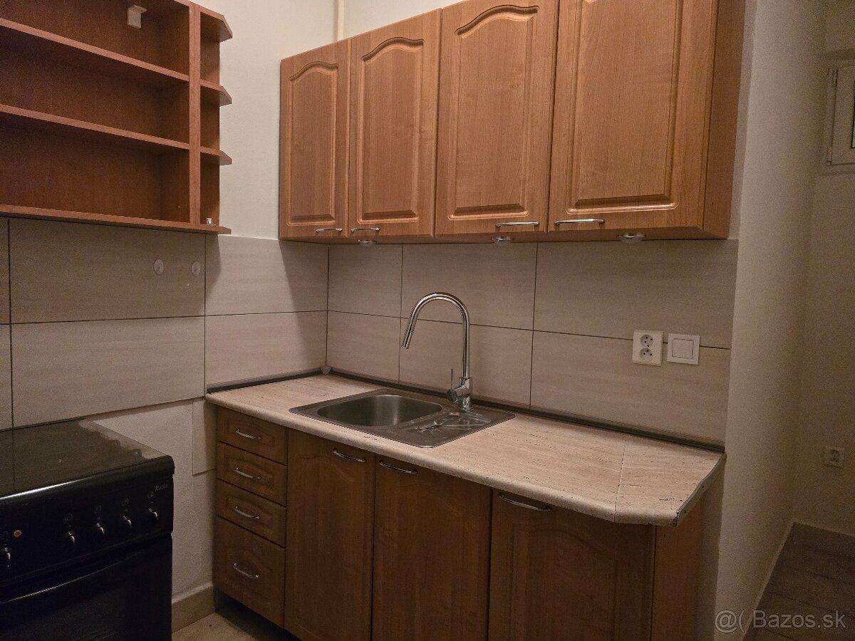 Ponúkam obchodné priestory, možnosť prevádzky - 9