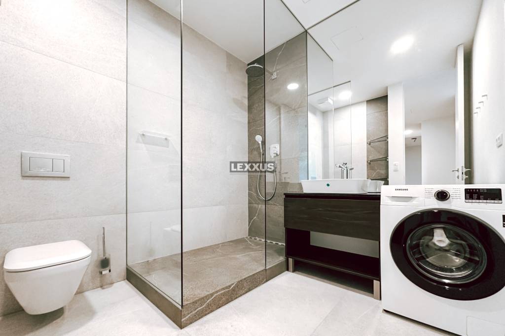 UNIQ-átny veľkometrážny 5iz byt s nádhernou záhradou v Horsk - 9