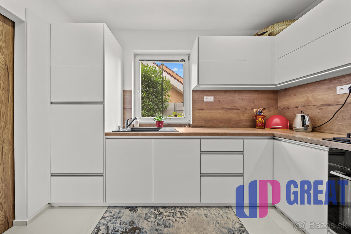 NA PREDAJ_RODINNÝ DOM_ŠAMORÍN_ MLIEČNO- VÝRAZNÁ ZĽAVA - 9