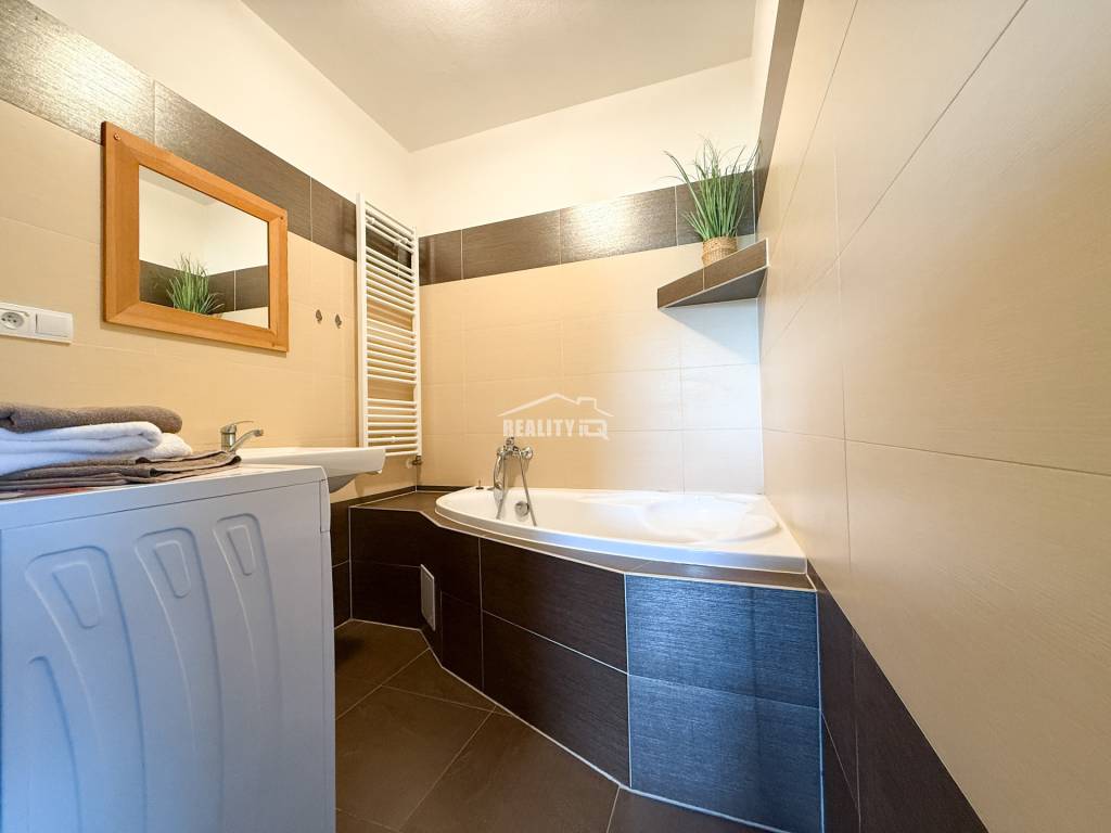 Exkluzívne na predaj priestranný 2-izbový byt, Žilina ul. Kv - 9