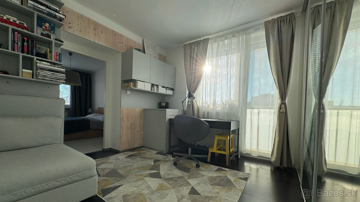 PREDAJ NÁDHERNÉHO 4-IZB. ZREKONŠTRUOVANÉHO BYTU S 2 BALKÓNMI - 9