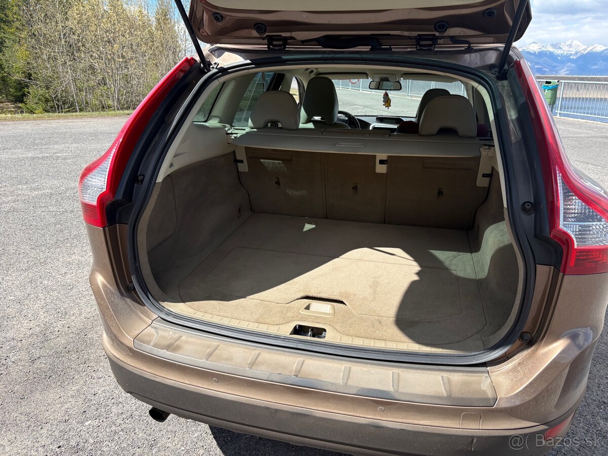 Volvo XC60 2.4 D5 4x4 222 000km - 9