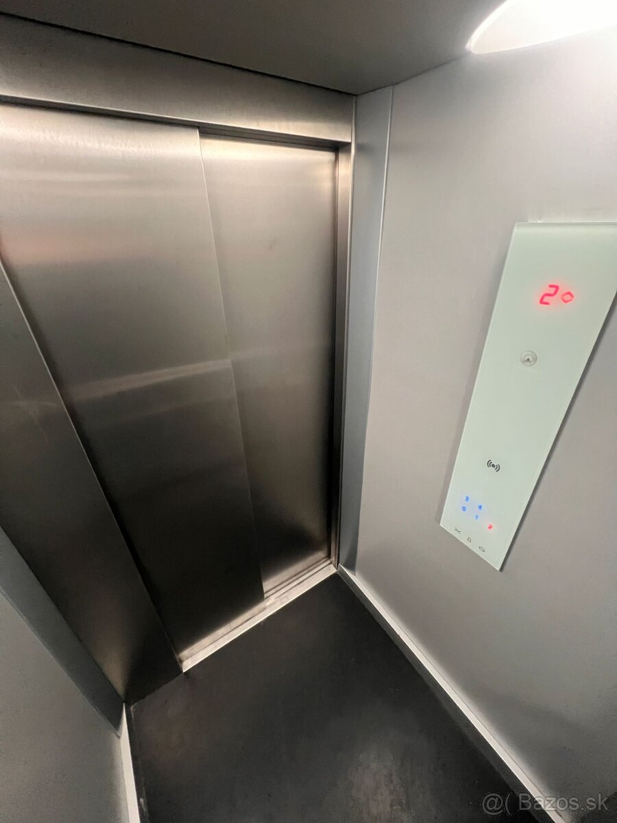 Prenájom 2-izbového bytu s garážovým parkovaním na Zongorke - 9
