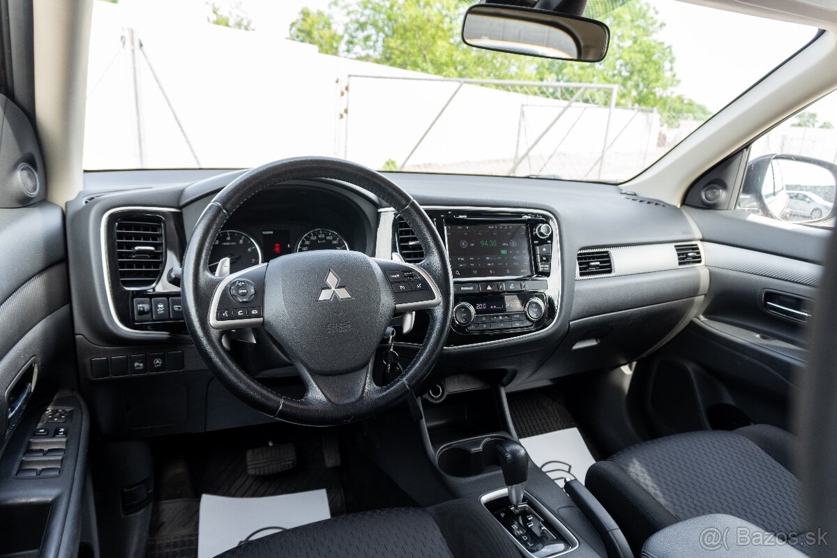 Mitsubishi Outlander 2.0 MIVEC 4x4 Automat - 9