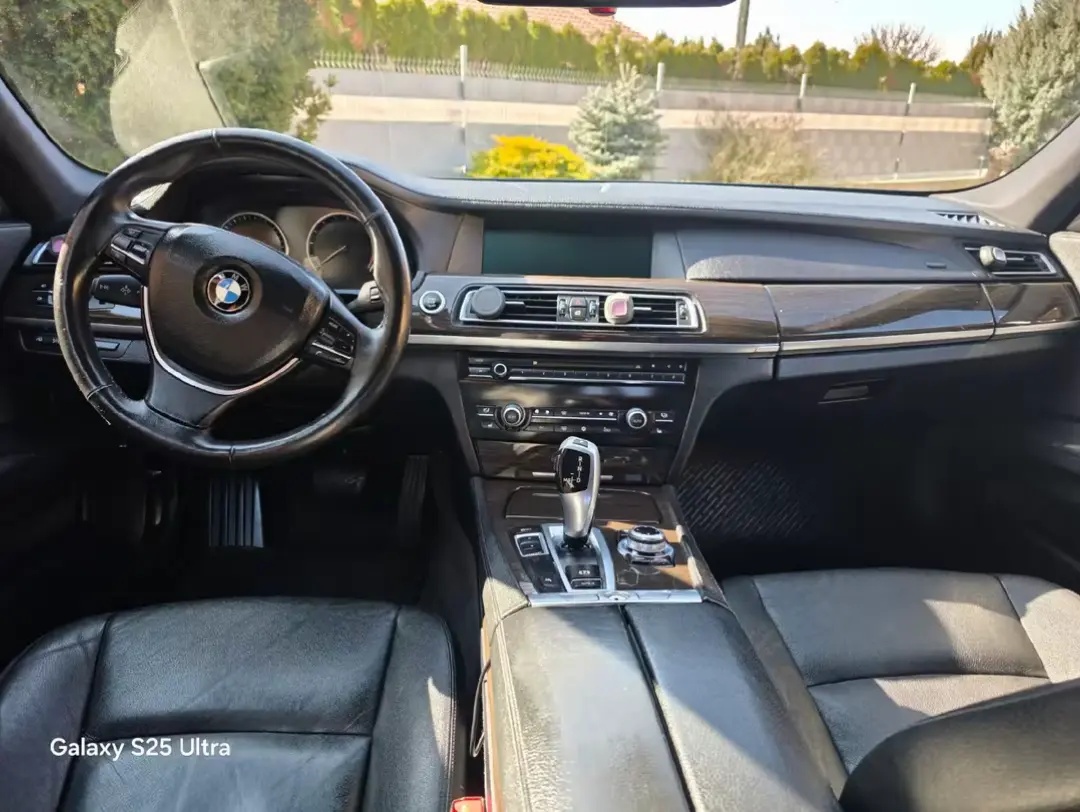 BMW 740D - 9