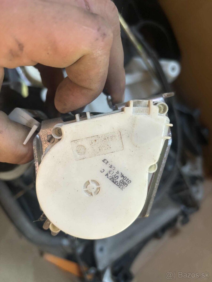 Vw t5 caravelle interiér - 9