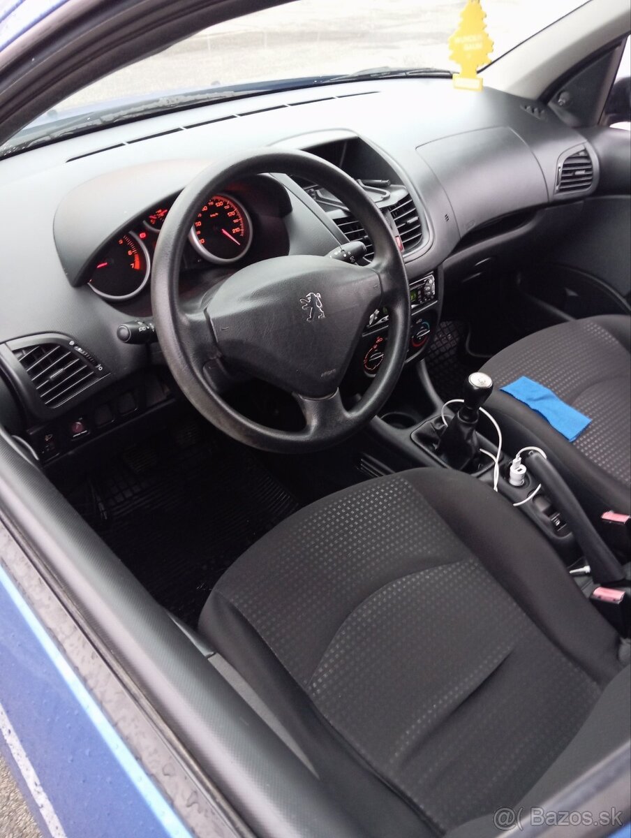 Peugeot 206+ 1.1 44kw - 9