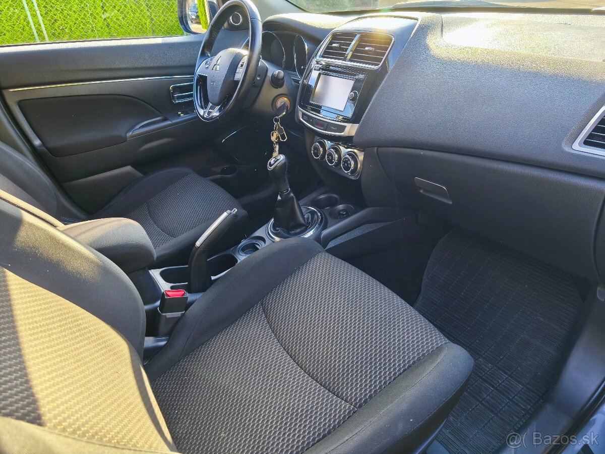 Mitsubishi ASX SLOVENSKÉ AUTO 1,6 MIVEC Benzín 86KW M5. 2016 - 9