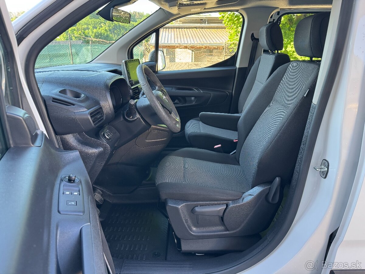 Opel Combo 1,5CDTi 75kW, 5míst - 9