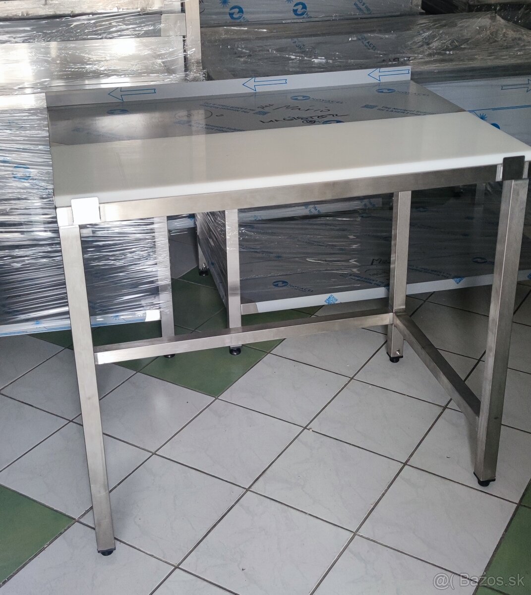Kuchynské gastro stôl, rozrábkový, stoly s policou - 9
