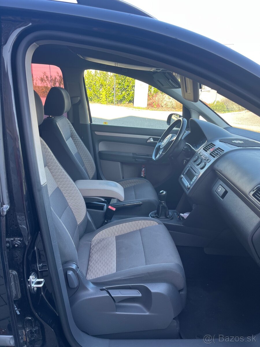 Vw TOURAN Facelift CROSS 1.9TDI - 9