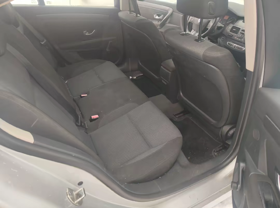 Renault laguna 3 1.5DCI 81KW R.V 2010 - 9