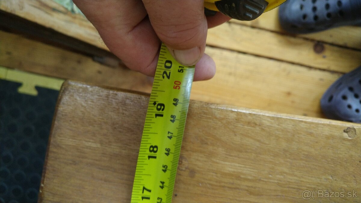 Masívny dubový stolík ťažký a vyschnutý cez 30 ročný - 9