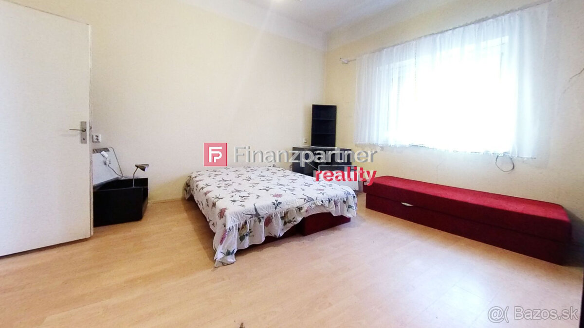 Ponúkame Vám na predaj dva domy na jednom dvore, centrum Lev - 9