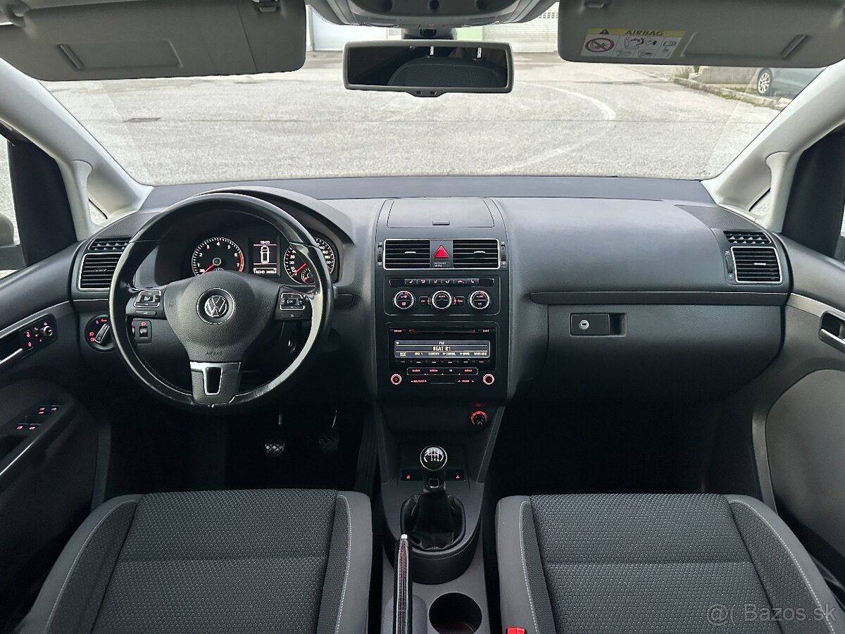 Volkswagen Touran 1.4 TSI Highline 7 miest + Ťažné - 9