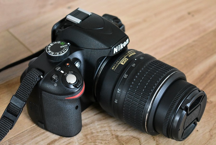 Nikon d3200 s VR AF 18-55 + brasna - nafotene 18 tisic.sn. - 9