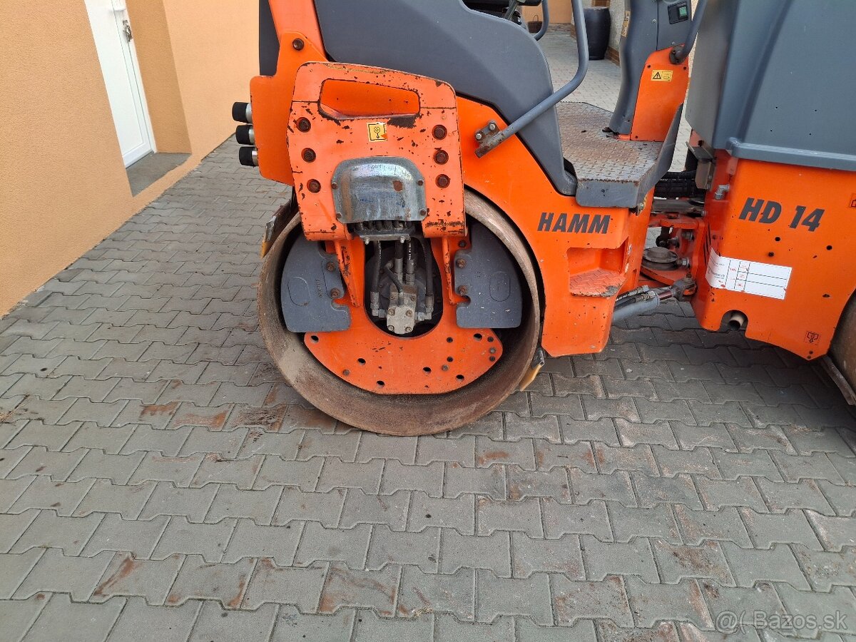 Válec Hamm HD 14VV Tandemový - 9