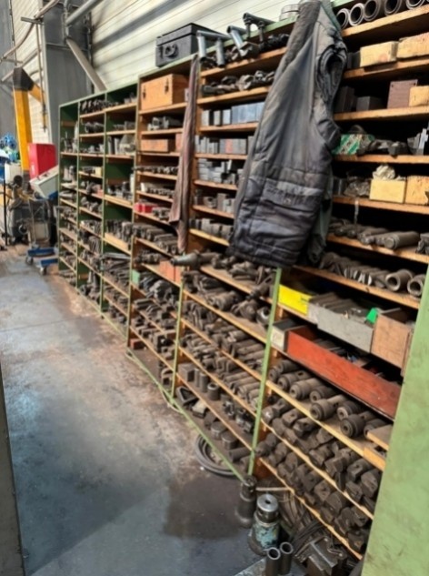 Značka WHQ, model 13.8 CNC, r. v. 1995 - 9