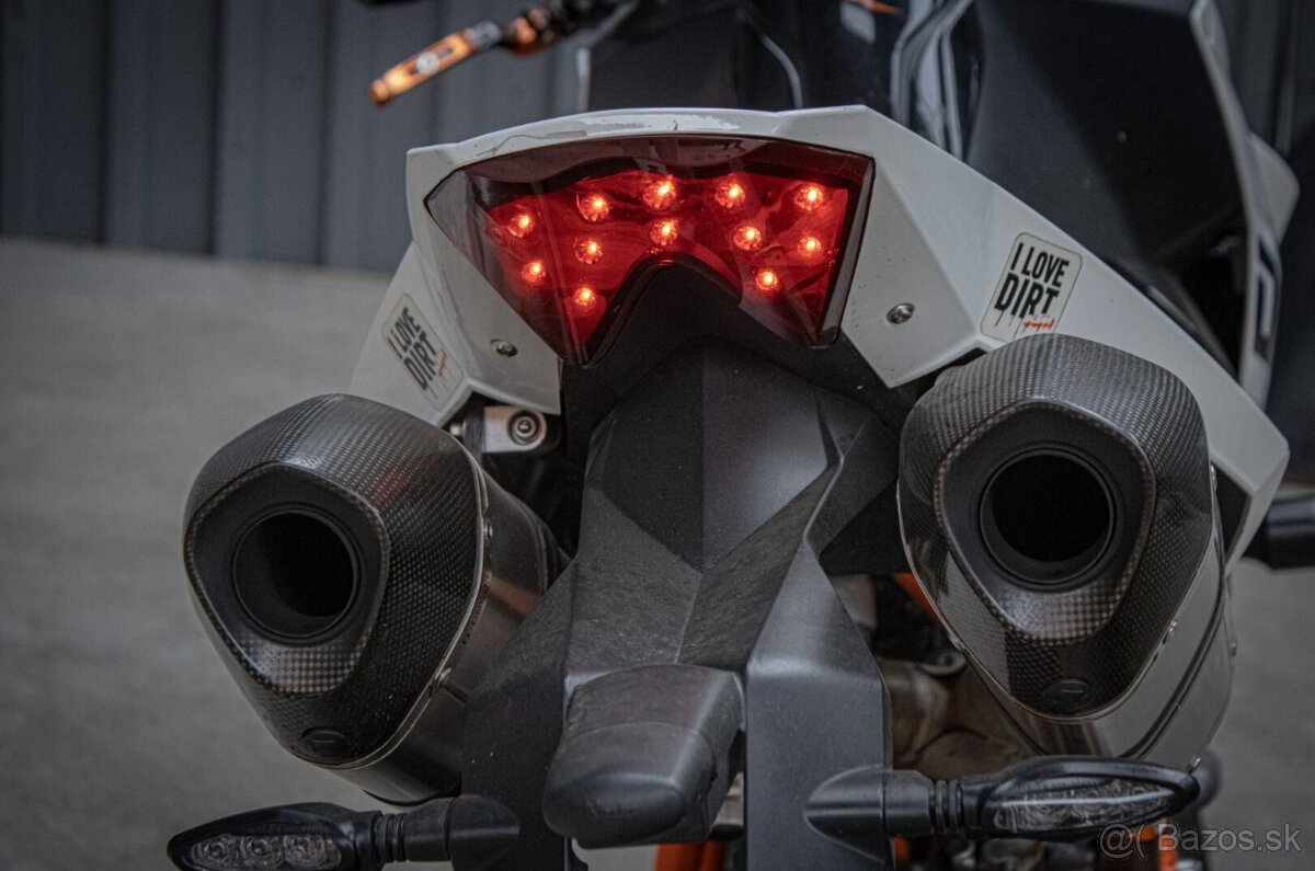 KTM 990 Super Duke R - 9