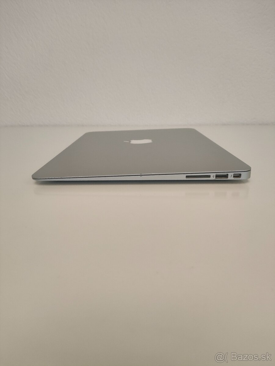 MacBook Air 2017 | i5 • 8GB • 256GB - 9