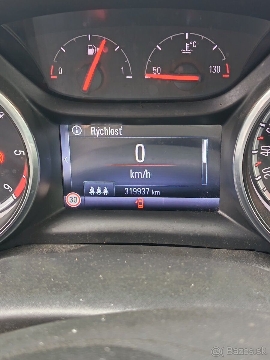 Opel Astra šport Combi 100kw - 9