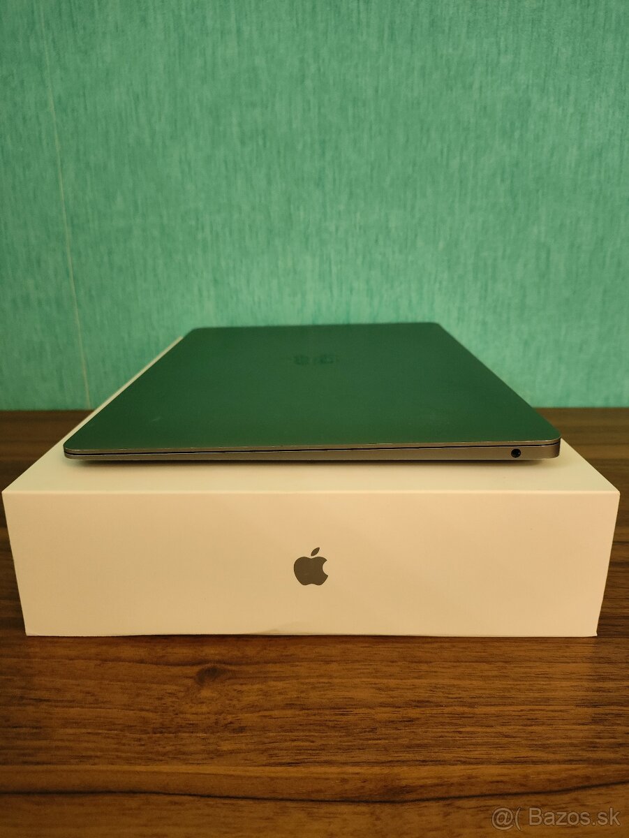 MacBook Air 2020 | i7 • 8GB • 256GB SSD - 9