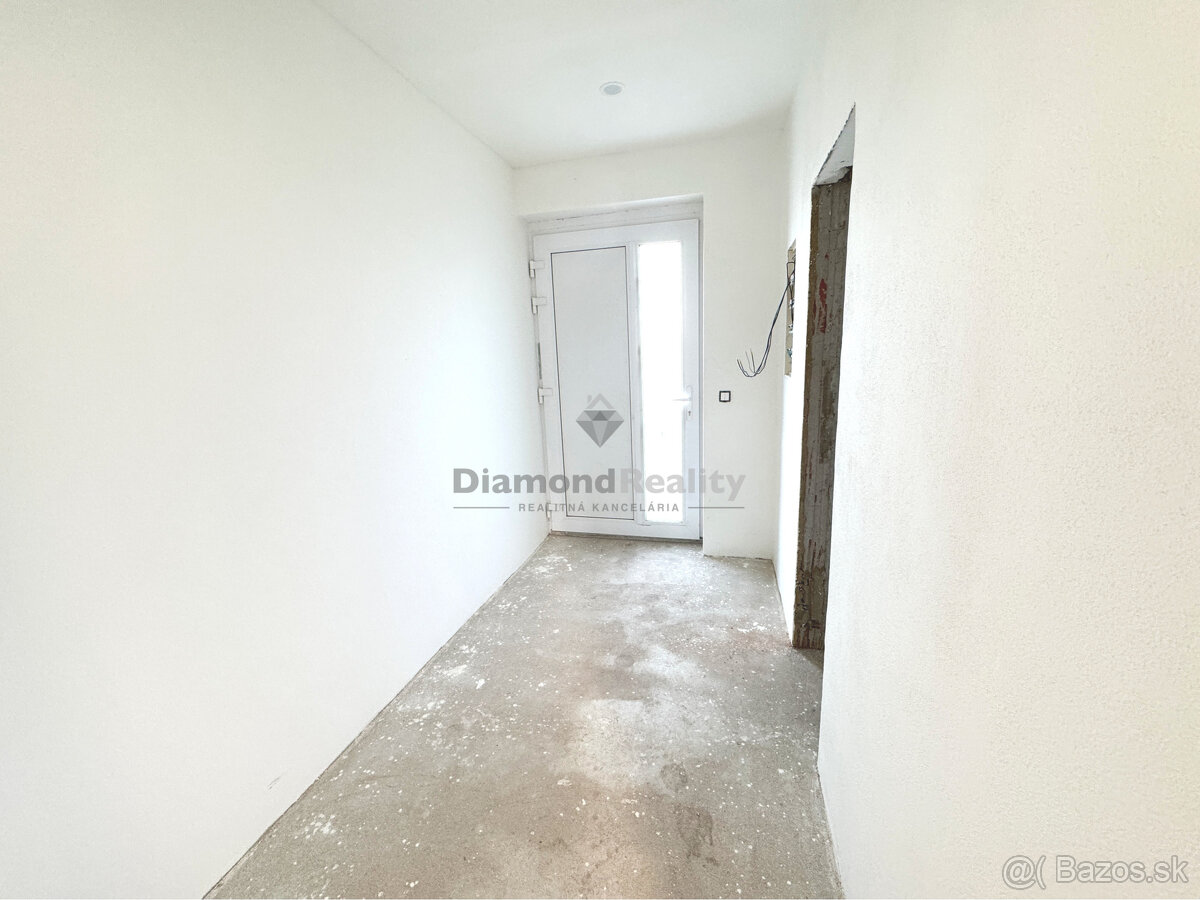 RezervovanéNa predaj kvalitná novostavba v obci Svätoplukov - 9