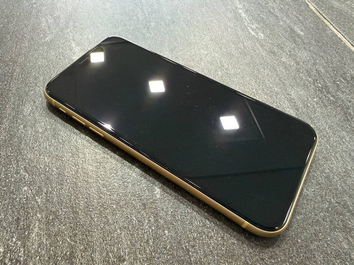 Apple iPhone XR 64 GB v žltej farbe - 9