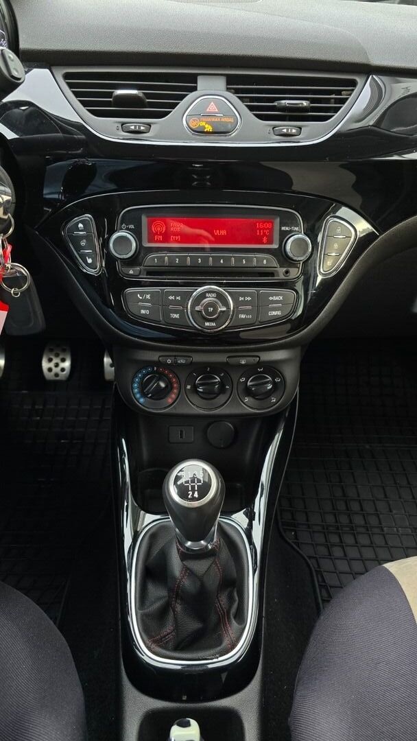 Opel Corsa 1.4 16V Cosmo - 9