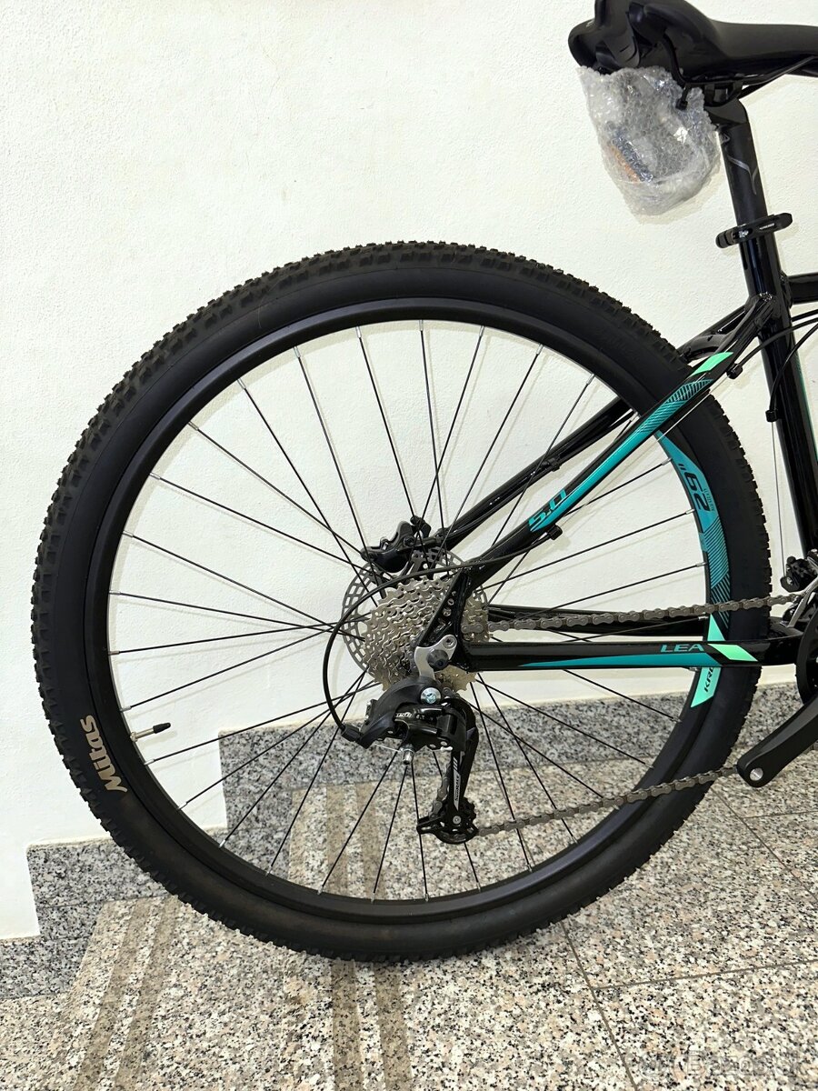 Kross Lea 5.0, 29/ 27,5 bicykel dámsky, Black Turquoise Glos - 9