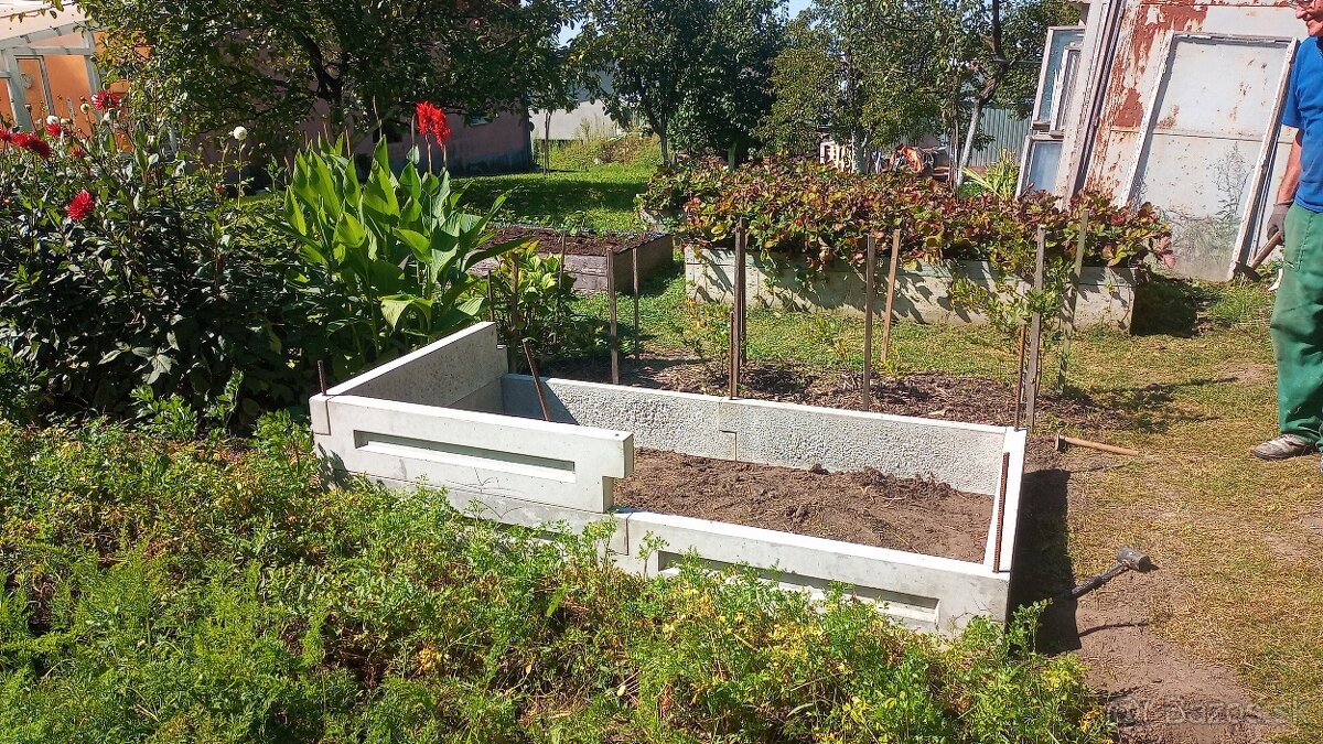 Vyvýšené betónové záhony - 9