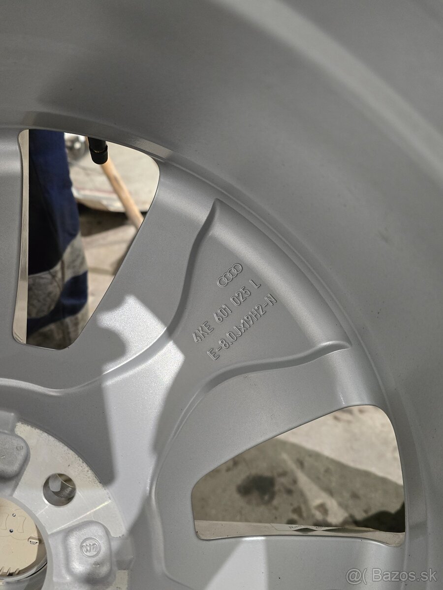 Nová Zimná Sada AUDI E-TRON 255/55 R19 - 9