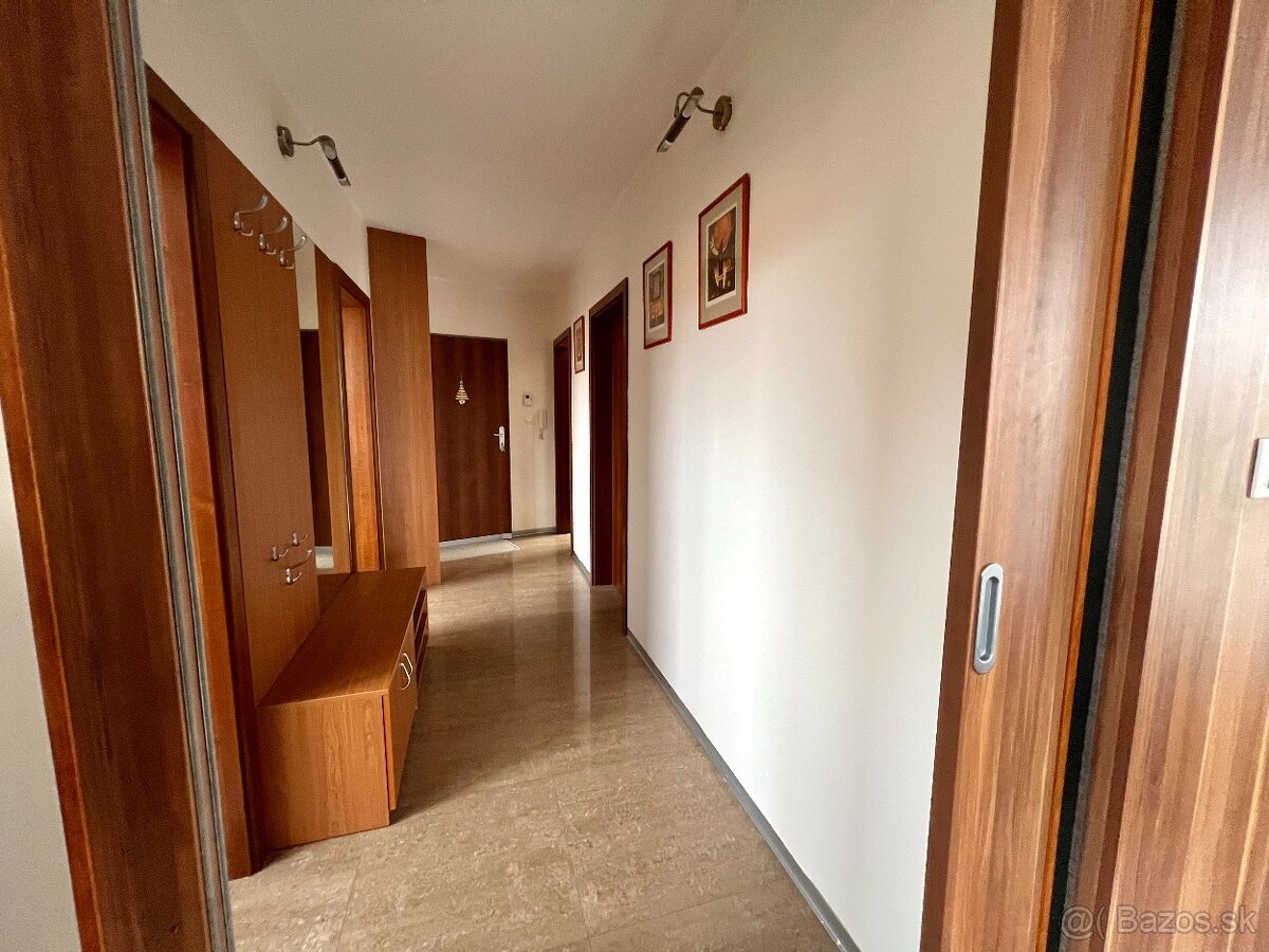Prenájom 3-izb. byt v centre s garážovým státím - 9