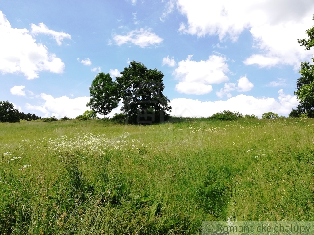 Rozsiahly pozemok na výstavbu v okrajovej časti Divína - 9