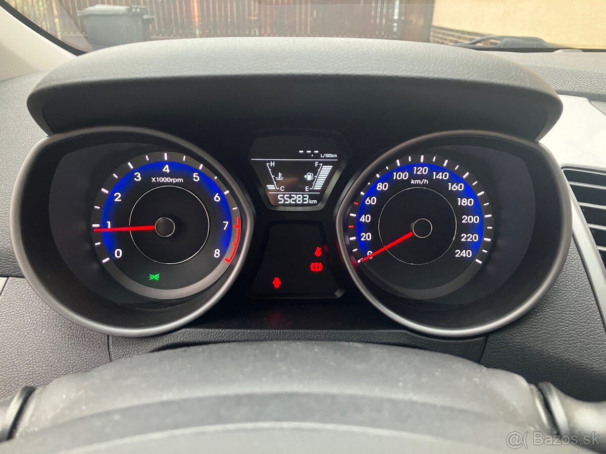 Hyundai kupený v SR, len 55 300km, Top stav. - 9