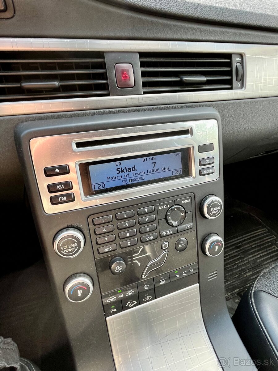 Volvo XC70 D5 AWD Manuál - 9