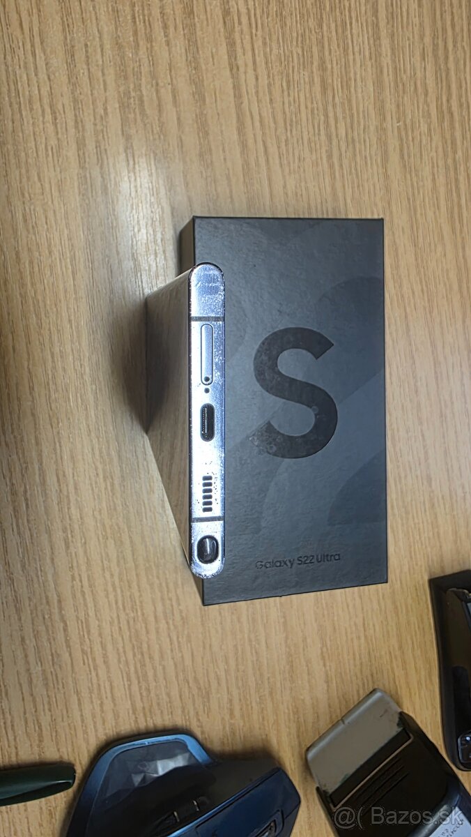 Predám plne funkčný mt. Samsung Galaxy S22 Ultra 5G, 256GB - 9