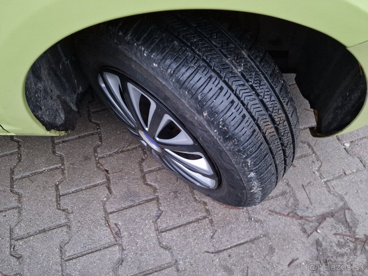 Ford Ka 1.2i Duratec 70k M5 Ambiente (benzín) - 9